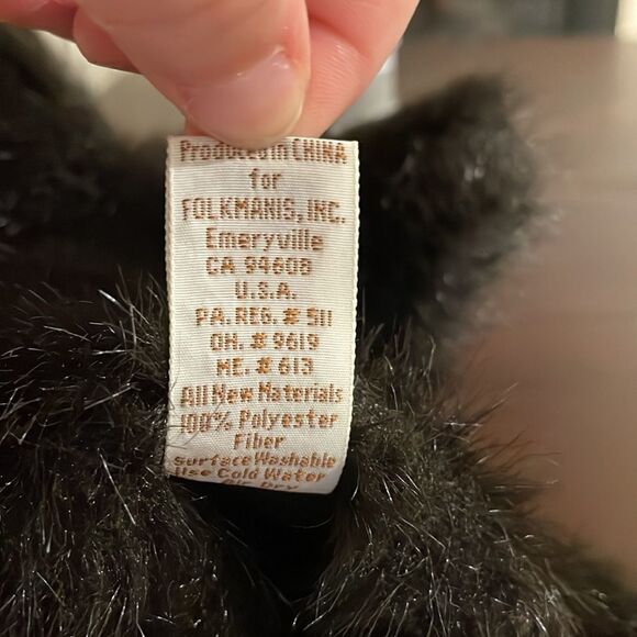 Vintage Folktails Adorable Black Bear Hand Puppet in Excellent Condition 9” long - Picture 8 of 8